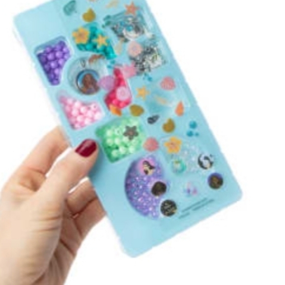 The Little Mermaid Theatrical Release Charm Bracelet Activity Set - Picture 4 of 5